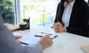 Lohntransparenz: Was Arbeitnehmer schon jetzt verlangen dürfen