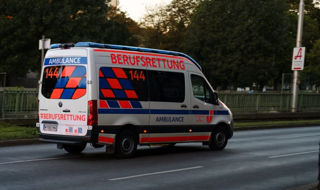 Stromschlag in Wien: 32-Jähriger schwer verletzt auf Gleisen entdeckt