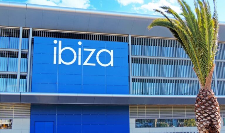 Alkohol, Pöbeleien und Übergriffe: Auf Ibiza-Flügen eskaliert die Stimmung immer häufiger