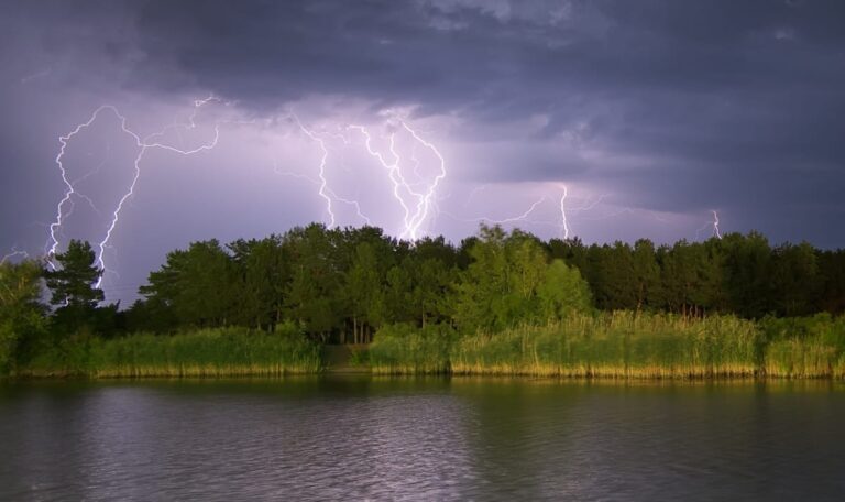 Jetzt schlägt das Wetter um: Gewitter erfassen Österreich