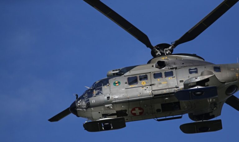 Flammen außer Kontrolle und 90.000 evakuiert: Serbien schickt Helikopter in brennendes Spanien
