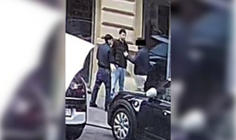 16-Jähriger bedroht und ausgeraubt: Fahndung läuft