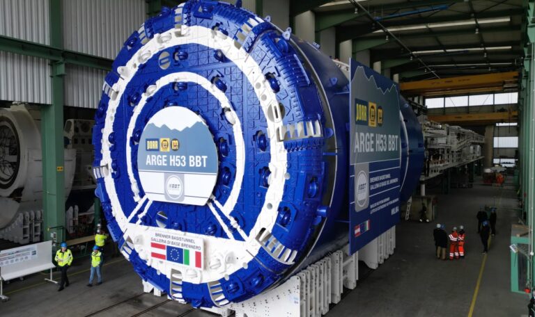 Nach knapp zwei Jahren: Mega-Maschine schafft historischen Durchbruch