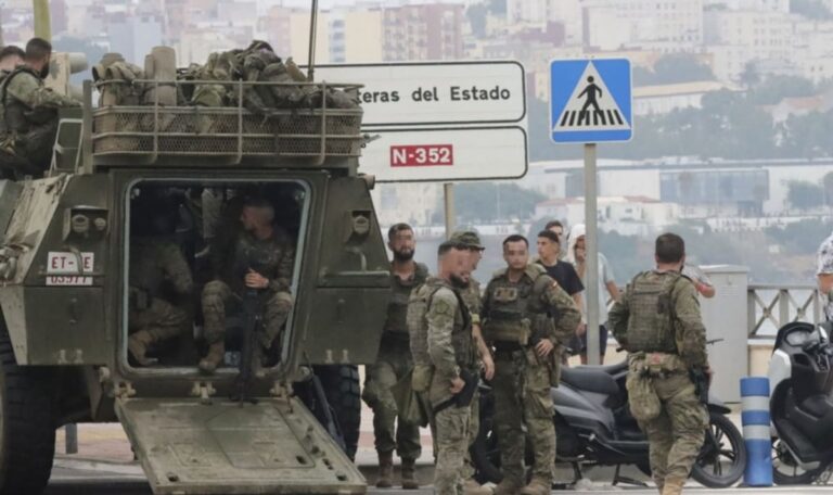Soldaten, Seebarrieren, Stacheldraht: Ceuta rüstet sich für drohenden Ansturm