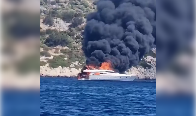 Jacht steht vor Kroatiens Küste in Flammen (VIDEO)