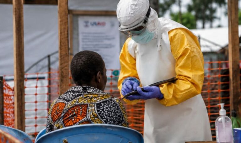 Über 4.000 Ebola Tote im Kongo: Jetzt erster Fall im Nachbarland