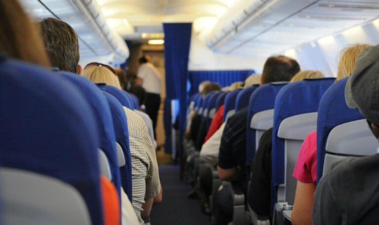 Kind weigert sich anzuschnallen – ganzer Flug wird gestrichen