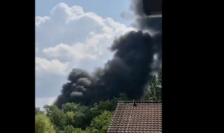 Heftige Explosion nahe Waldbrandgebiet: B3-Alarm in Niederösterreich ausgerufen