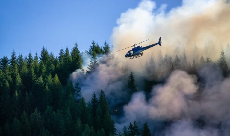Serbien ruft um Hilfe – EU schickt binnen weniger Stunden Hubschrauber