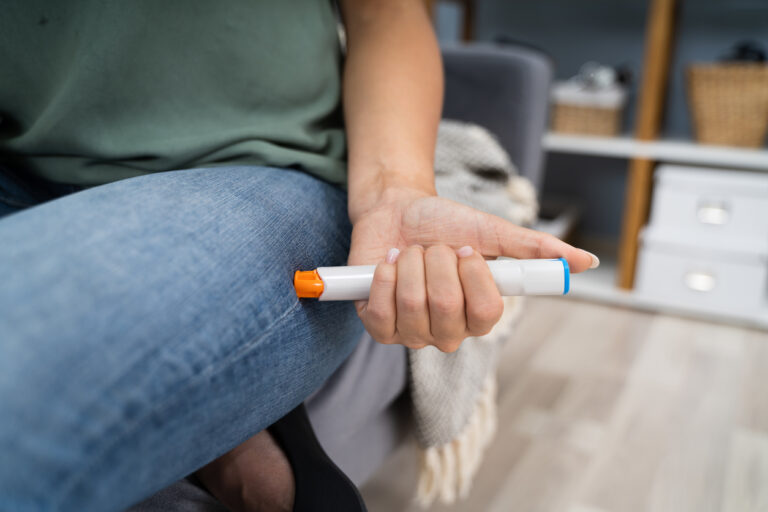 Lebensretter nach Wespenstich: EpiPens werden in Österreich knapp