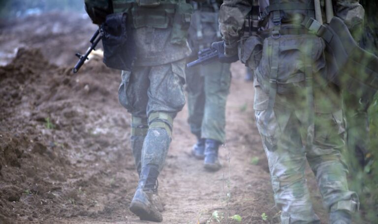 Festnahmen auf offener Straße: Putins Jagd nach Soldaten vor großer Mobilisierung