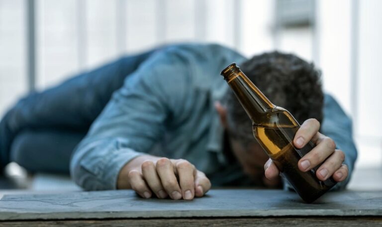Täglich Betrunkene: Jetzt soll Alkoholverbot für Bahnhof kommen