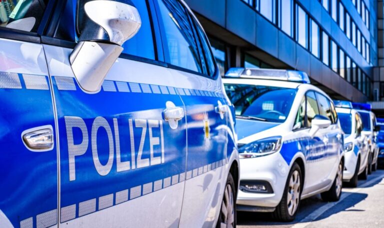 Tödliche Beziehungstat an Privatschule: 18-Jährige und Hausmeister tot