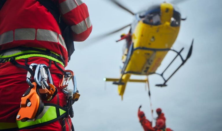 Tödlicher Unfall in Österreich: Mann stürzt 100 Meter ab