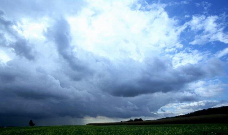 Wetterchaos ab Freitag: Wo es jetzt richtig krachen wird