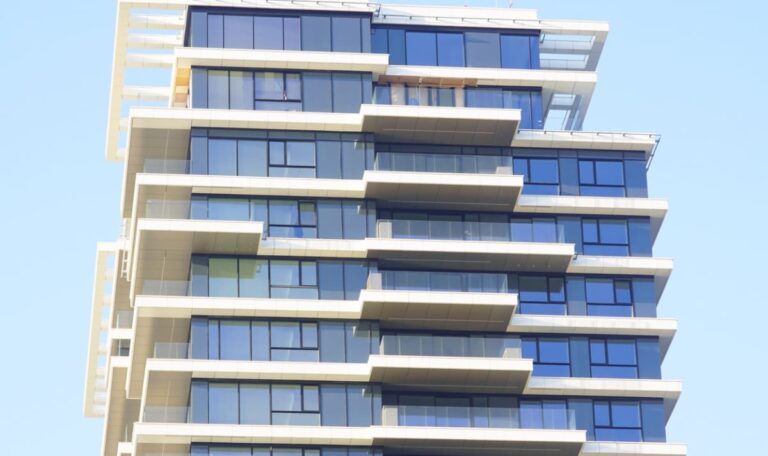Möbliert, teuer, riskant: Belgrads Immobilienmarkt boomt