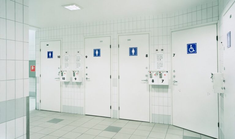 WC-Gebühr nur für Frauen: Wienerin geht vor Gericht