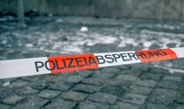 20-Jähriger in Österreich totgefahren – Lenker flüchtet