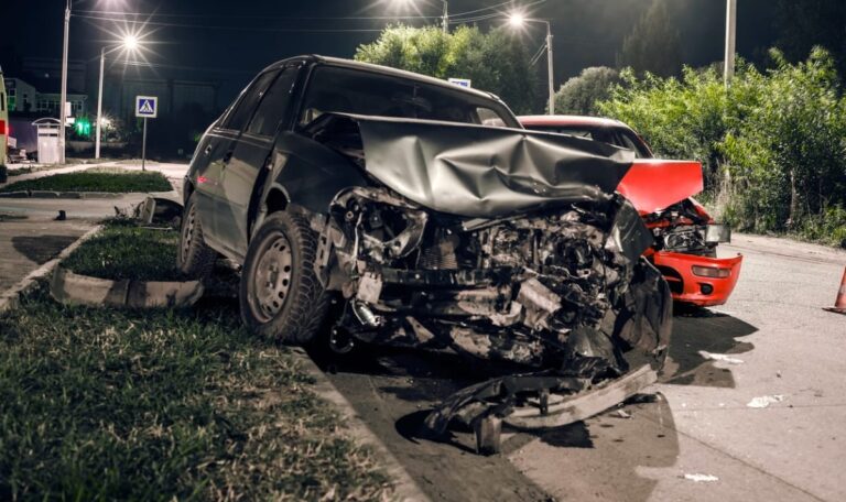 Frontalcrash in Österreich: 59-Jährige stirbt noch am Unfallort
