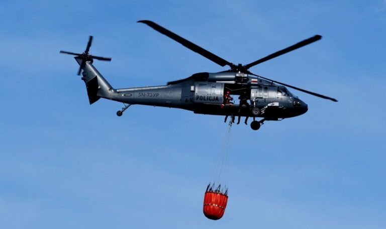 Bosnien in Flammen: Militär kämpft mit Hubschraubern gegen Feuerinferno