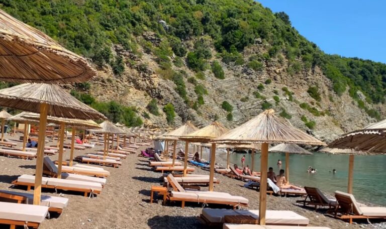 Günstiger Urlaub an der Adria: Dieser Ort am Balkan gilt als Geheimtipp (VIDEO)