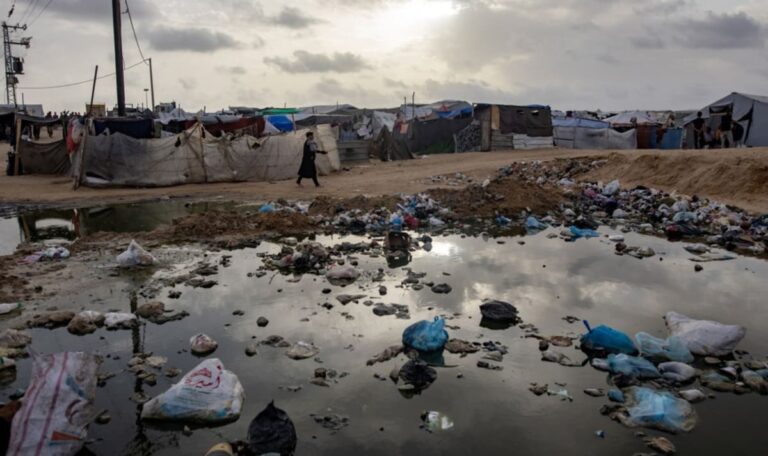 Israel zerstörte Gazas Kanalisation – jetzt geht ihnen selbst das Trinkwasser aus