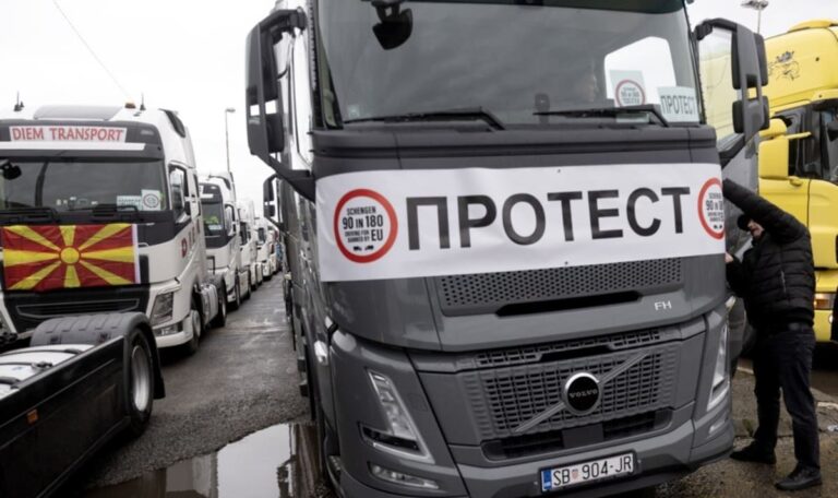 Ultimatum an EU: LKW-Fahrer vom Balkan drohen mit Grenzblockaden