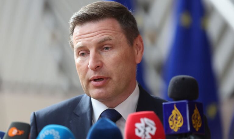 Mangelhafte Munition für 70 Millionen: Minister tritt zurück
