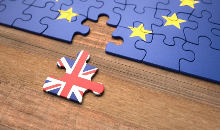 Zehn Jahre nach Brexit: Britischer Premier will zurück in die EU