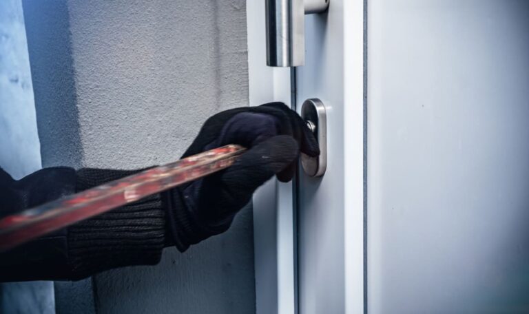 Polizei warnt: Einbrüche in Garagen und Kellern explodieren