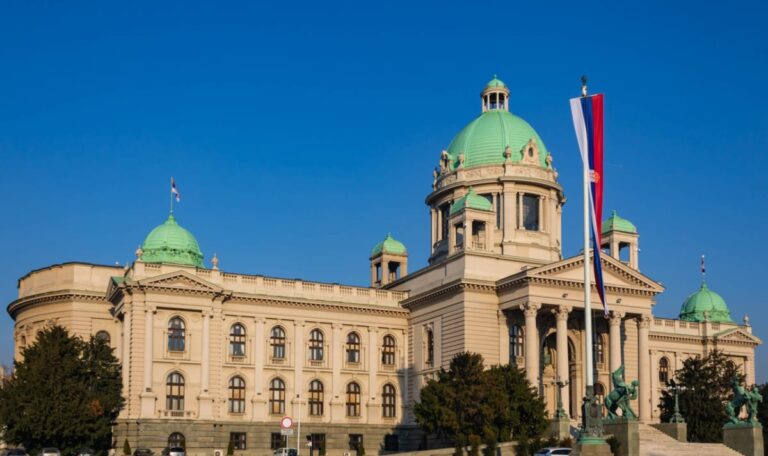Politischer Neustart in Belgrad – Wahltag in Serbien steht fest