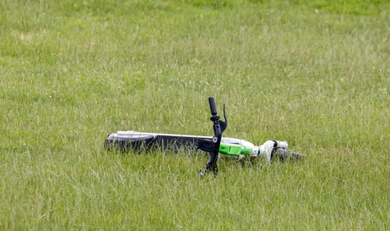 E-Scooter-Sturz in Österreich: 12-Jähriger in Tiefschlaf versetzt