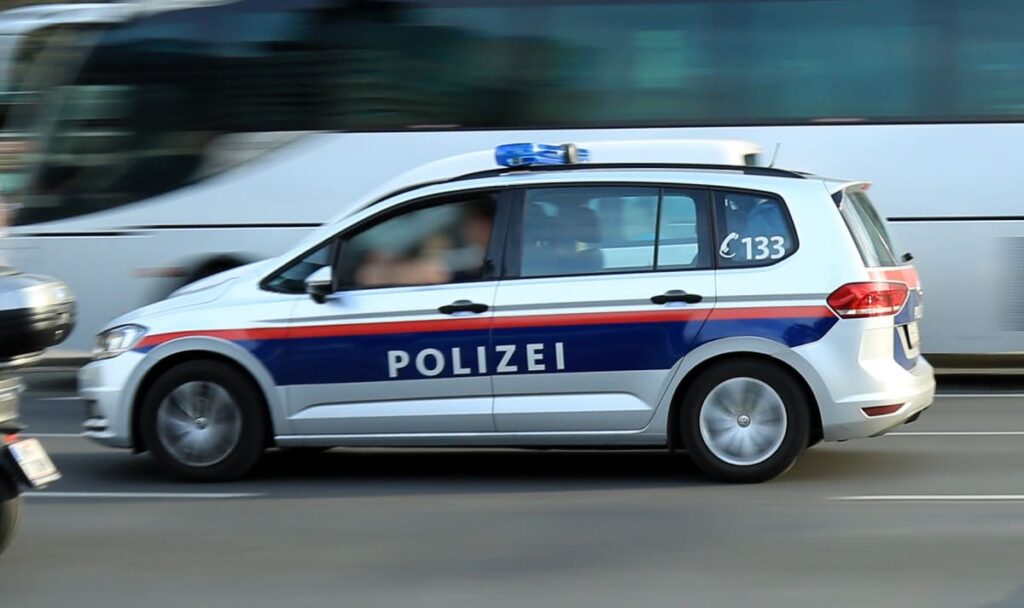 Ohne Führerschein auf der Flucht: 26-Jähriger ignoriert rote Ampeln