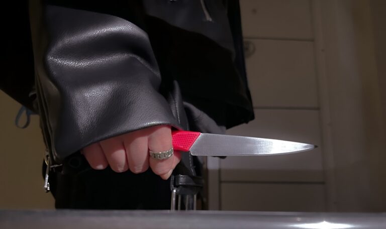 Wien-Simmering: Frau attackiert Ehemann mit Messer