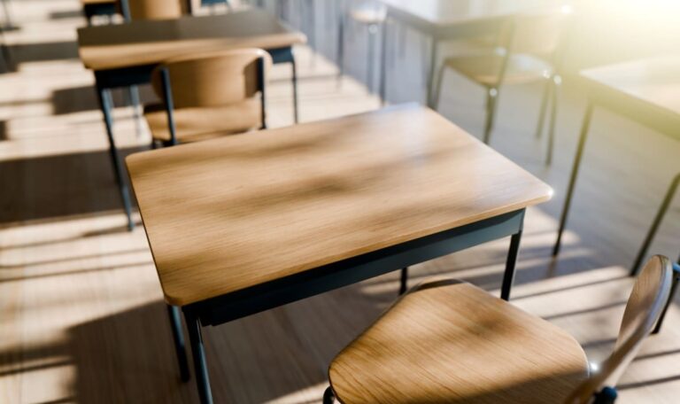 Sonnenstrom gegen Hitzewellen: Stadt rüstet Schulen und Kindergärten auf