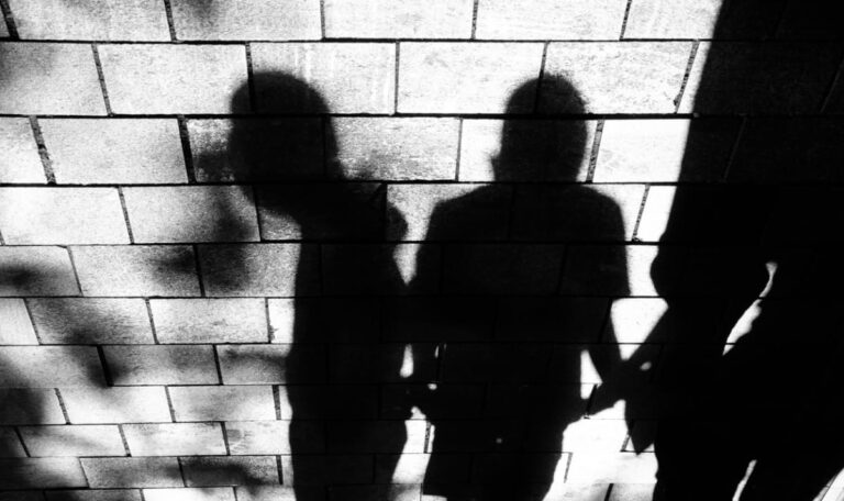 Mädchen schlagen 13-Jährige und filmen Angriff – Verfahren eingestellt