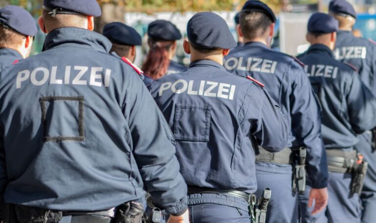 Terrorpläne mit 14: Jetzt wird er täglich von 20 Beamten überwacht