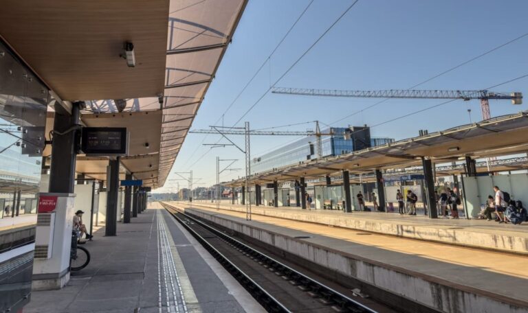 Kein Zug bis 2027: Wichtiger Bahnhof in Belgrad gesperrt