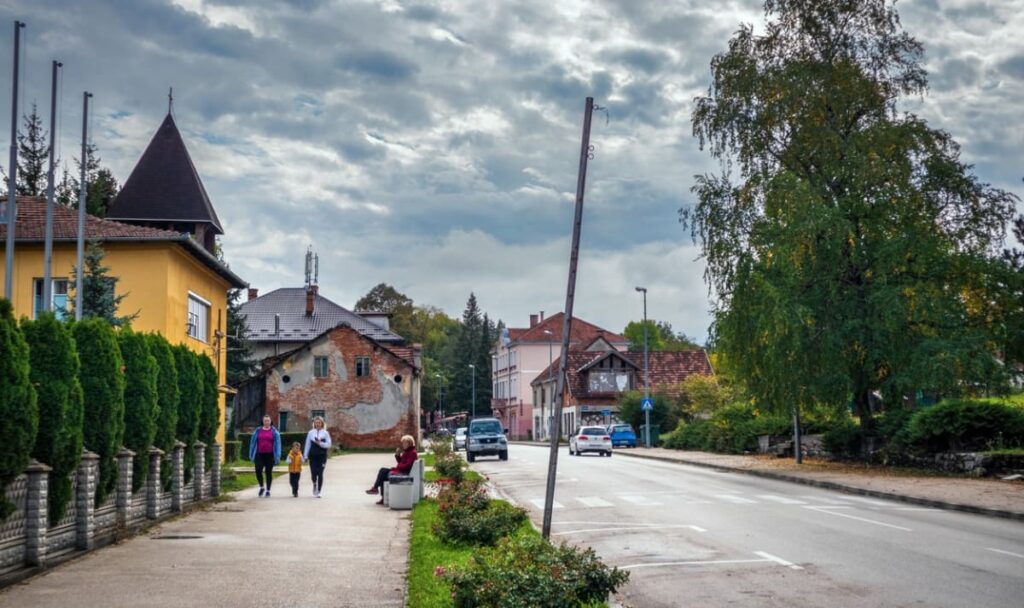 Rätselhafter Gestank in bosnischem Ort: Behörden messen jetzt sogar Radioaktivität