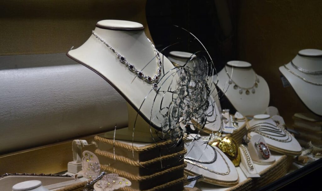 Wien-Favoriten: Einbrecher bohren sich durch Mauer zum Juwelier