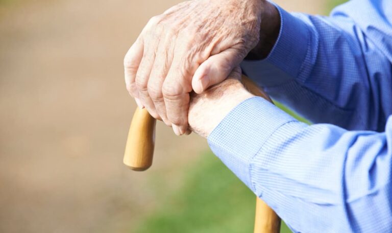 Er überlebte zwei Weltkriege: Ältester Mann Europas mit 112 Jahren verstorben