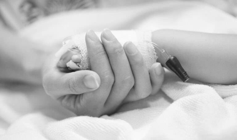 Unerträgliches Leid: Kind (1) stirbt erstmals legal durch Sterbehilfe