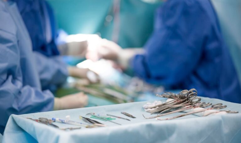 Markierung ignoriert: Krankenhaus-Fehler kostet Frau gesundes Bein