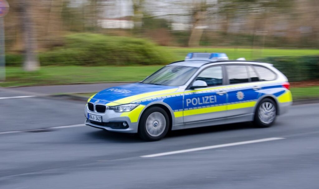 Bei Schießerei geflüchtet: Zwei Polizistinnen verlieren Beamtenstatus