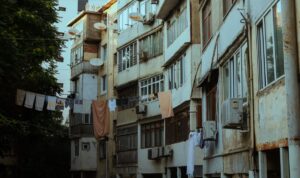 Kein eigenes Zimmer, kein Rückzugsort: So wohnen Europas Jugendliche wirklich