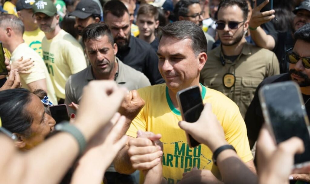 Entscheidung in Brasilien: Bolsonaro-Sohn vor Stichwahl