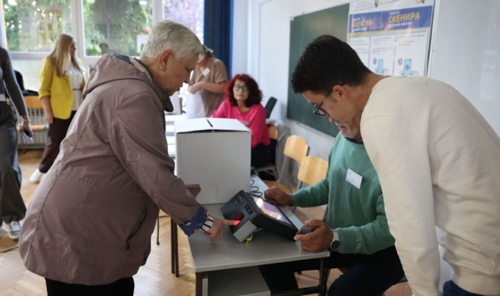Wahlchaos in Bosnien: Scanner-Probleme verzögern Stimmabgabe