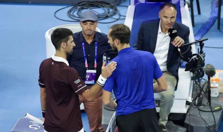 Ausraster gegen Djokovic: Medvedev trifft Zuschauer – sofort disqualifiziert
