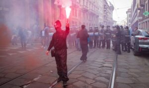 Europa in Aufruhr: Proteste eskalieren in mehreren Ländern (VIDEOS)