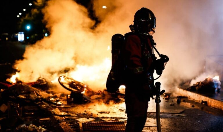 Jugendliche unter Hausarrest: Frankreich greift nach Protesten durch